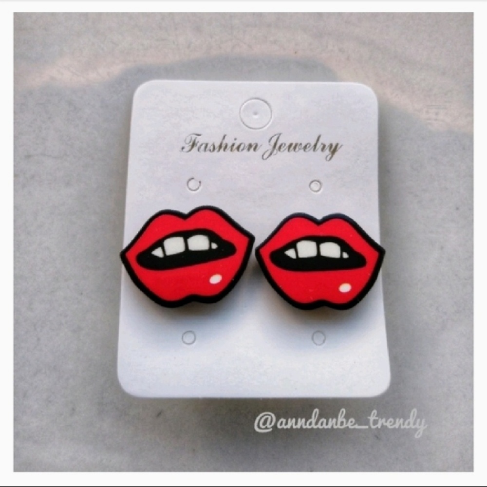 Trendy Lips Stid Earrings 1.5cm*1cm Women Girl - Picture 7 of 7